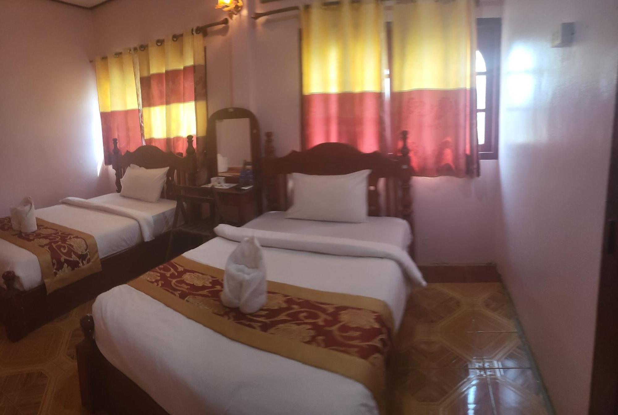 Vang Vieng Chanthala Hotel 1 Екстер'єр фото