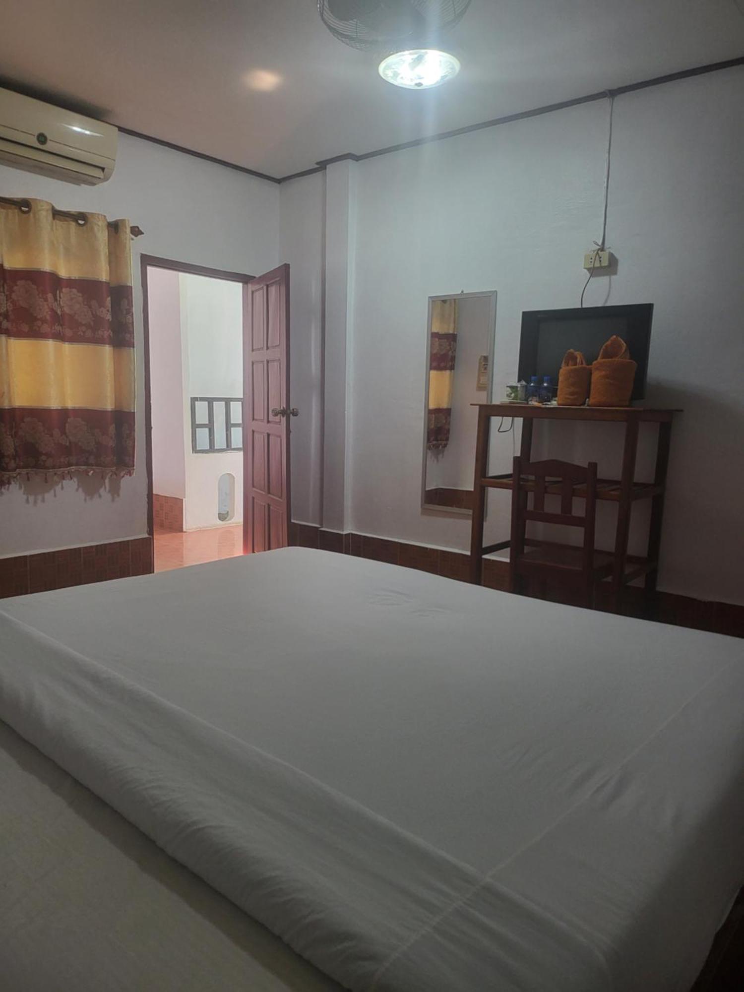 Vang Vieng Chanthala Hotel 1 Екстер'єр фото