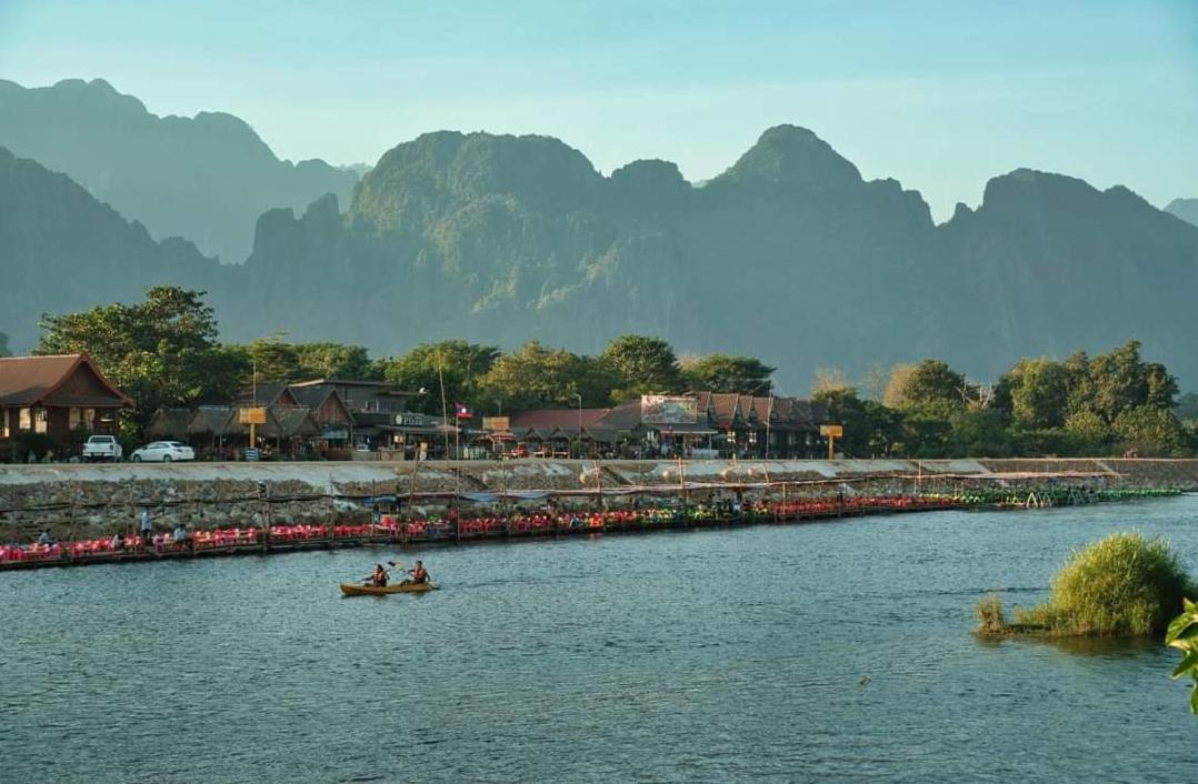 Vang Vieng Chanthala Hotel 1 Екстер'єр фото