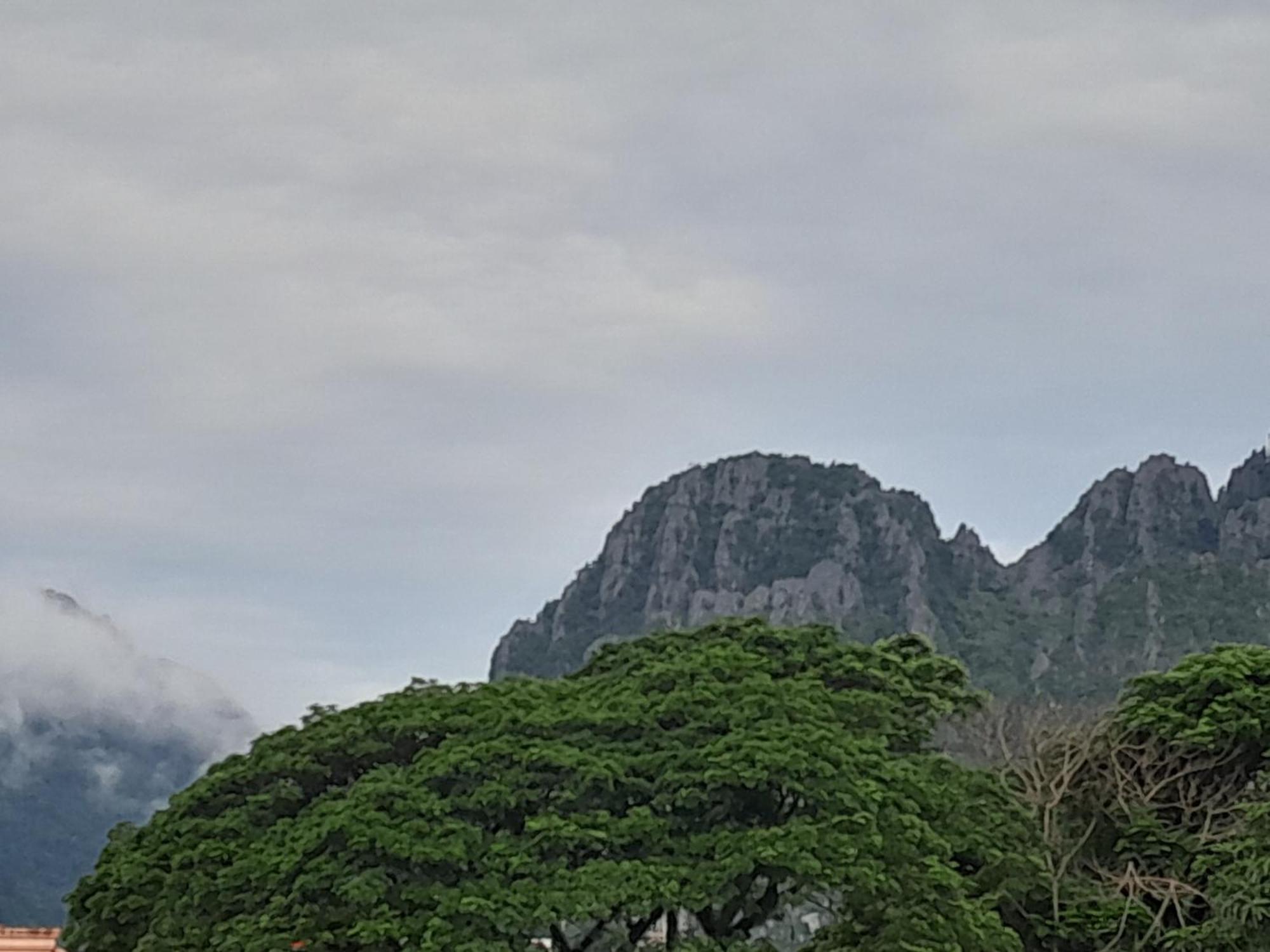 Vang Vieng Chanthala Hotel 1 Екстер'єр фото