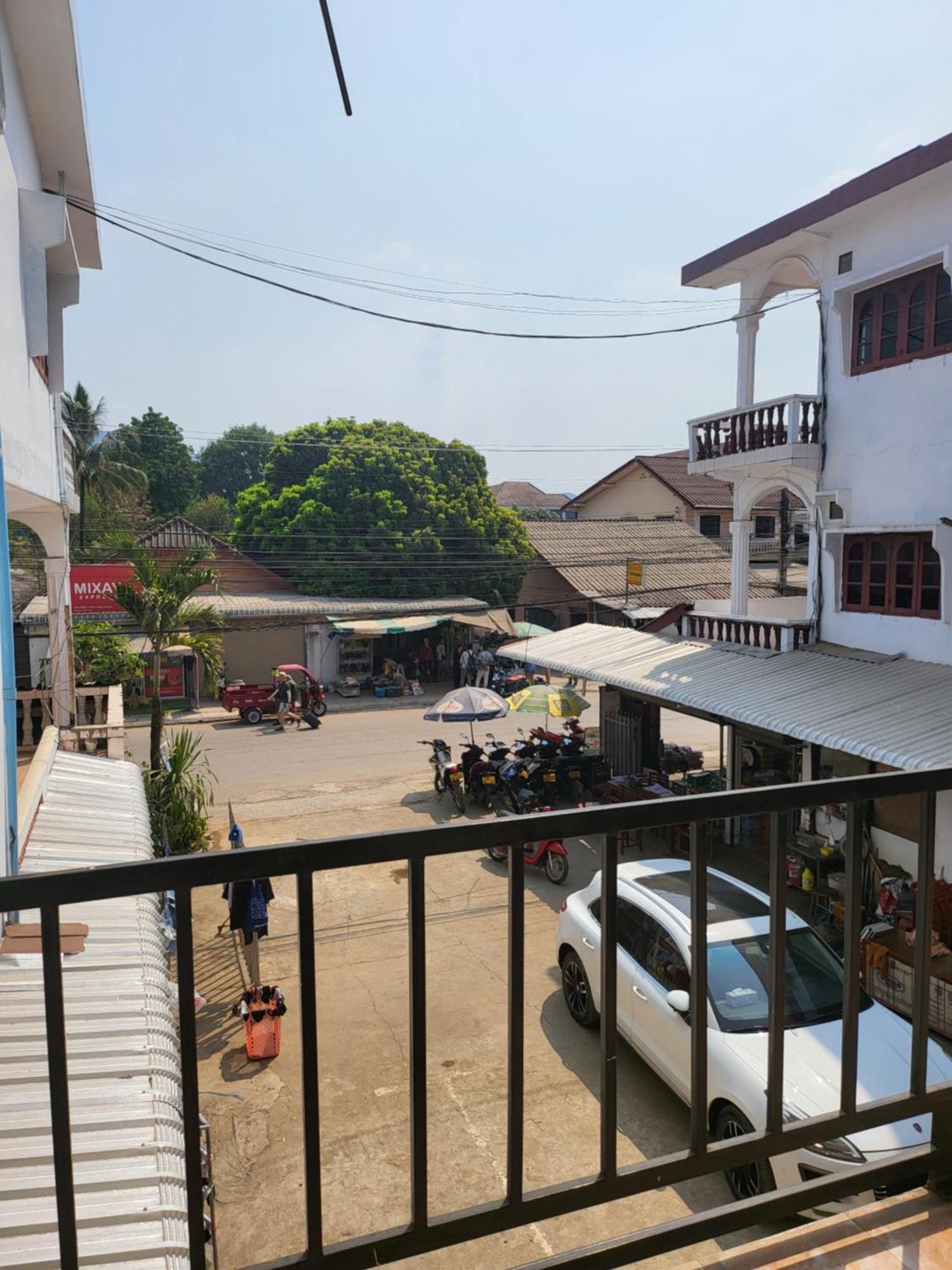 Vang Vieng Chanthala Hotel 1 Екстер'єр фото